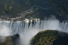 zimbabwe-chutes-victoria-01-globe-trotting